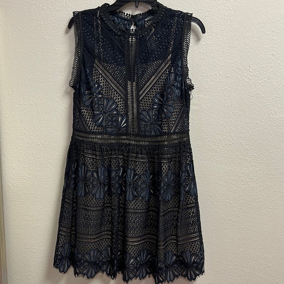Rebecca Elliott Lace dress - Picture 1 of 4